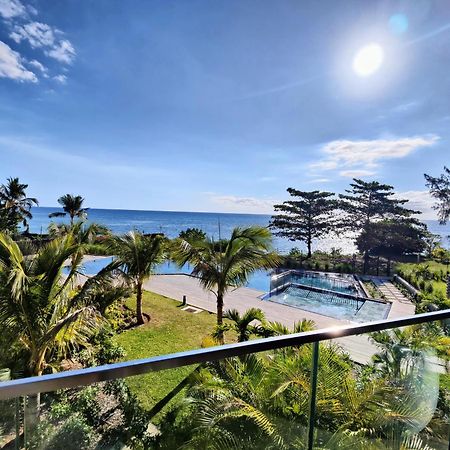 Ocean Point Beach Front Apartment Pointe aux Piments Exteriör bild